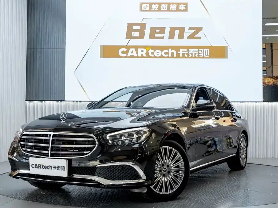 Mercedes-Benz E-Class — фото 1