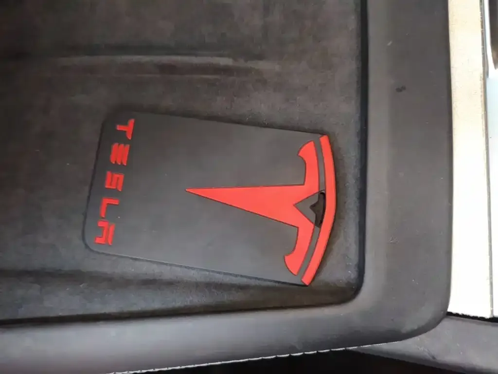 Tesla Model 3 — фото 10