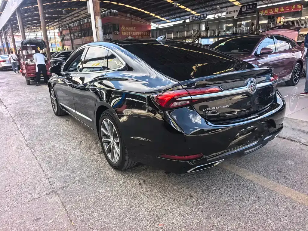 Buick LaCrosse — фото 7