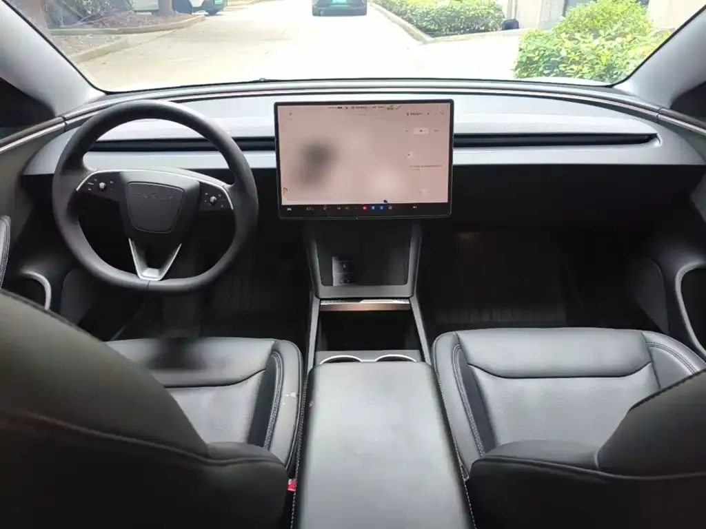 Tesla Model 3 — фото 2