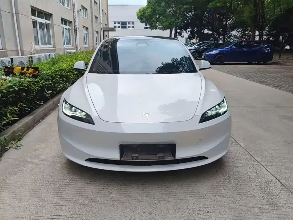 Tesla Model 3 — фото 3