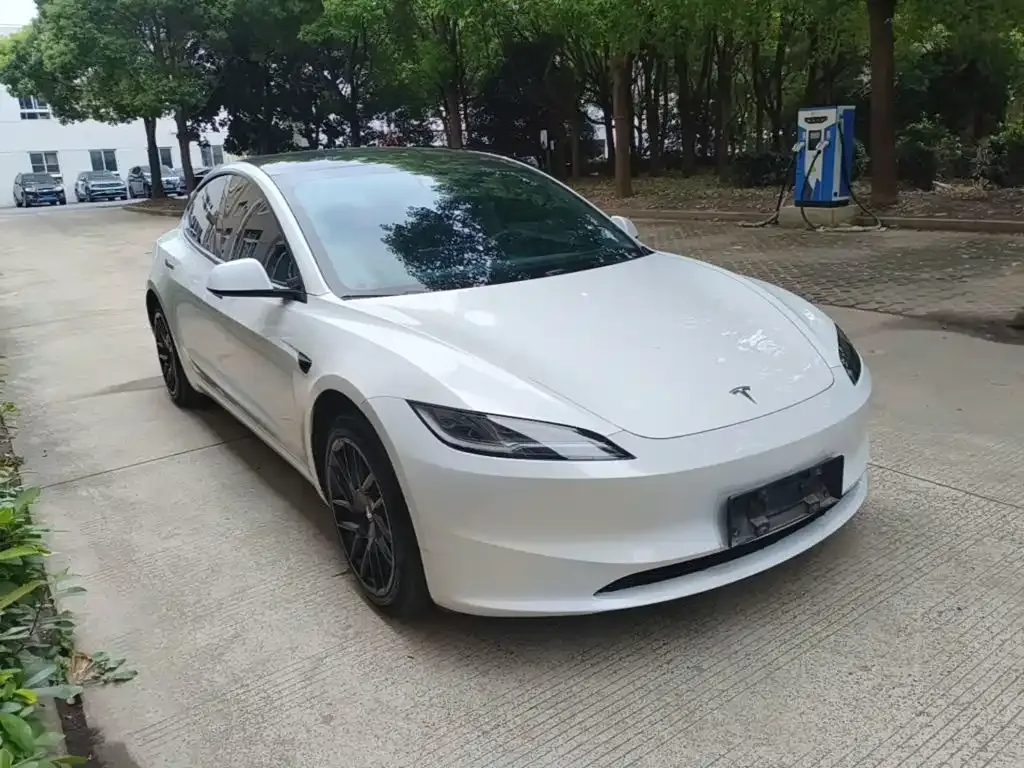 Tesla Model 3 — фото 10