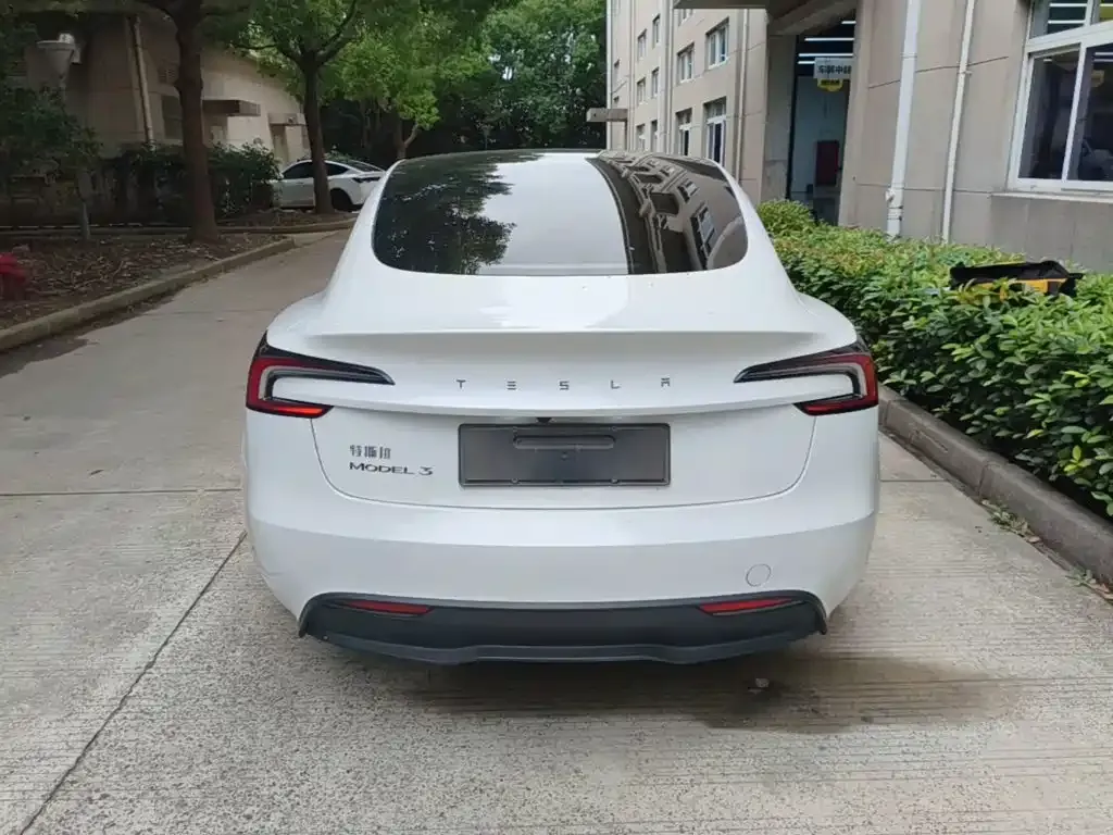 Tesla Model 3 — фото 5