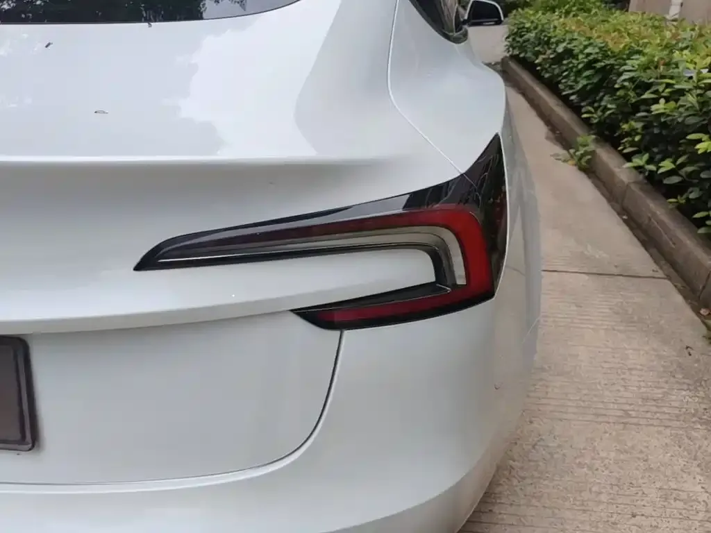 Tesla Model 3 — фото 8