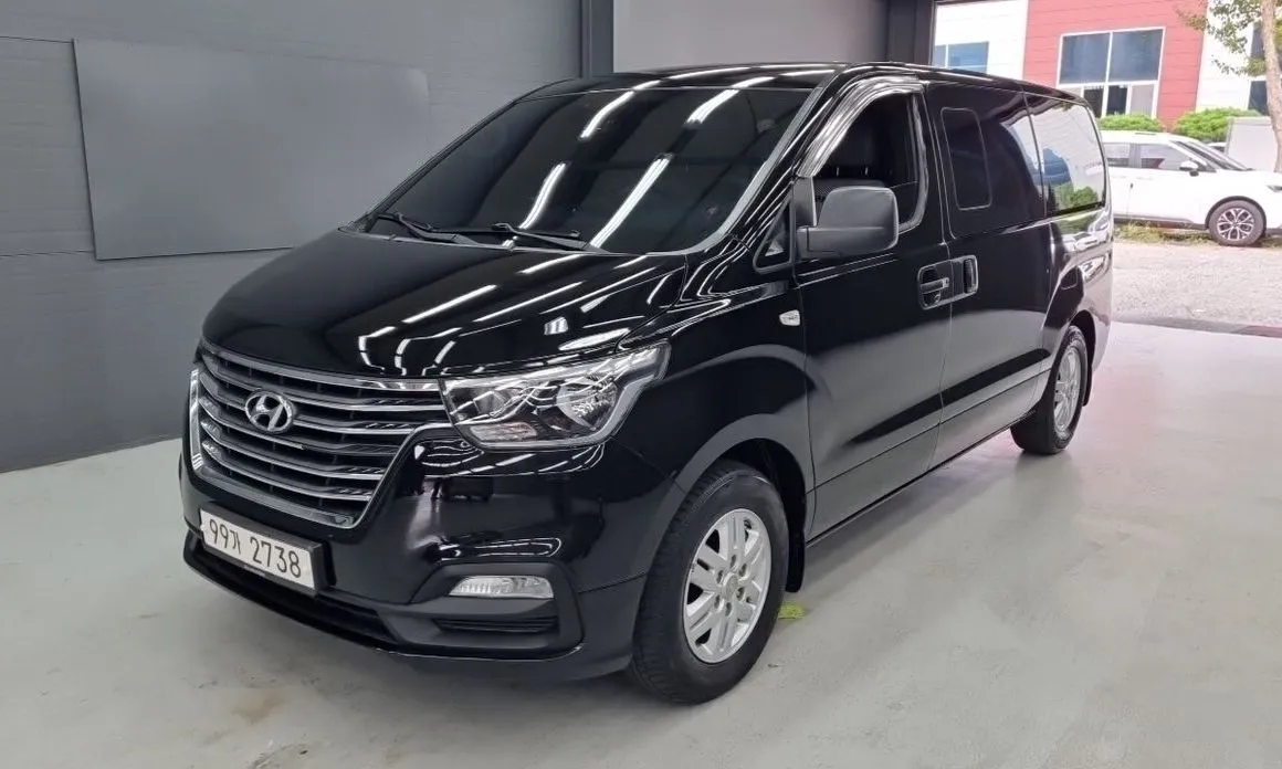 Hyundai Starex — фото 1