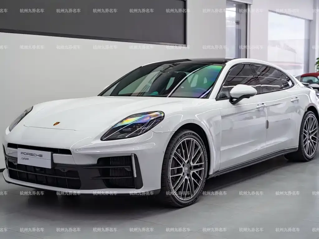 Porsche Panamera — фото 1