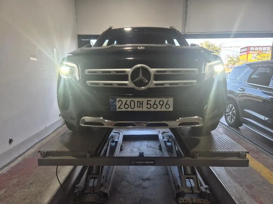 Mercedes-Benz GLB-Class — фото 1