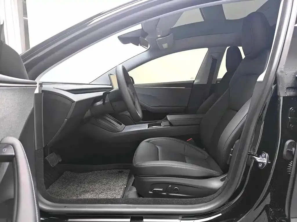 Tesla Model 3 — фото 2