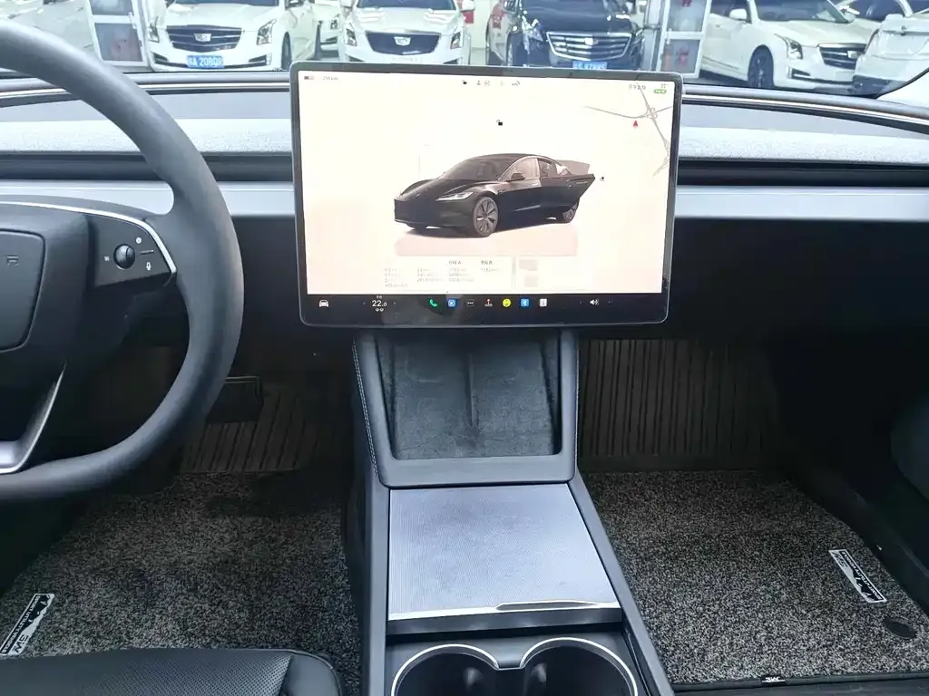 Tesla Model 3 — фото 6