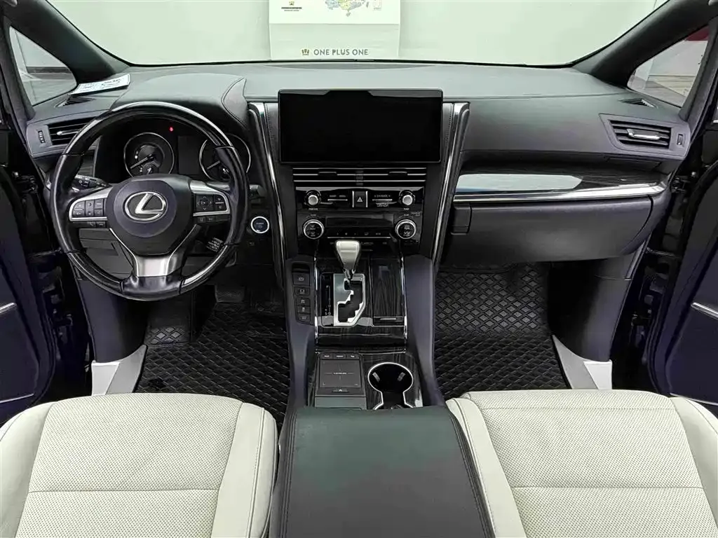 Lexus LM — фото 5