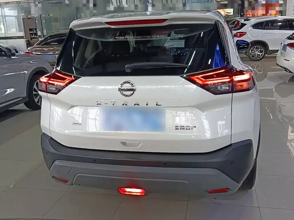 Nissan X-Trail — фото 10
