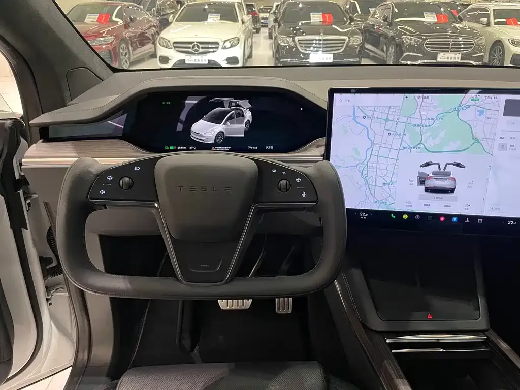 Tesla Model X — фото 7