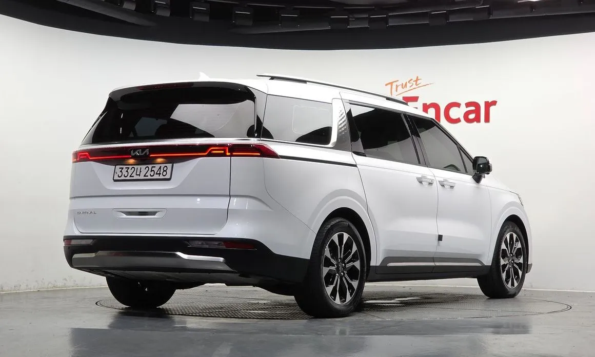 Kia Carnival — фото 2