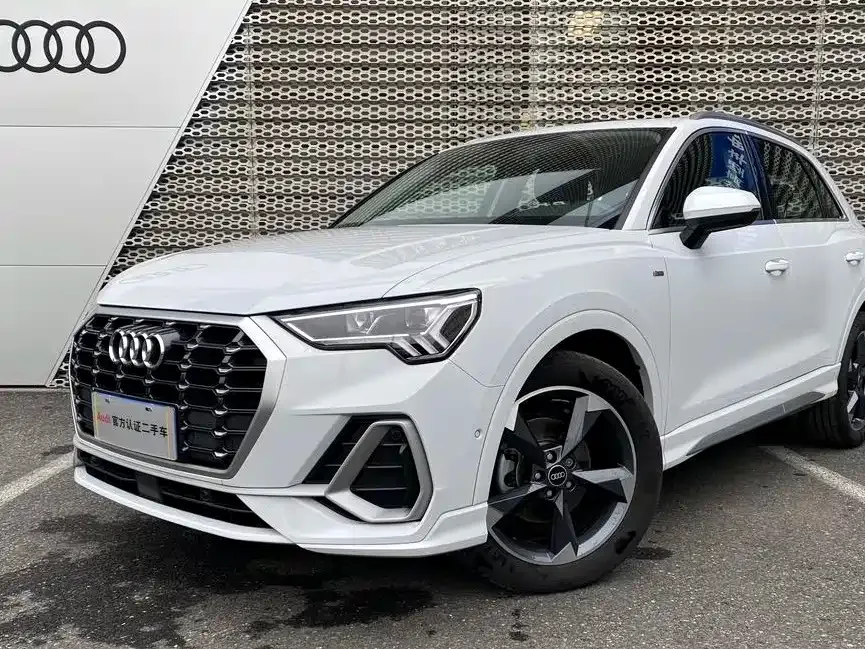 Audi Q3 — фото 1