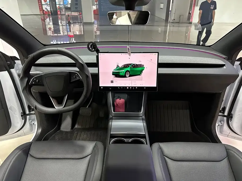 Tesla Model Y — фото 5