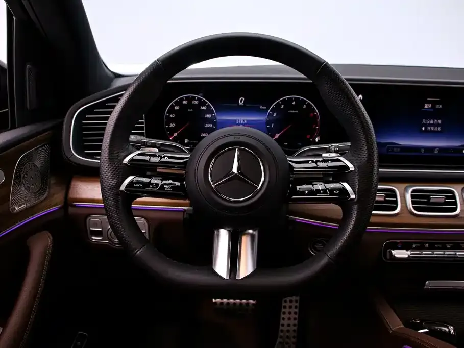 Mercedes-Benz GLS — фото 6
