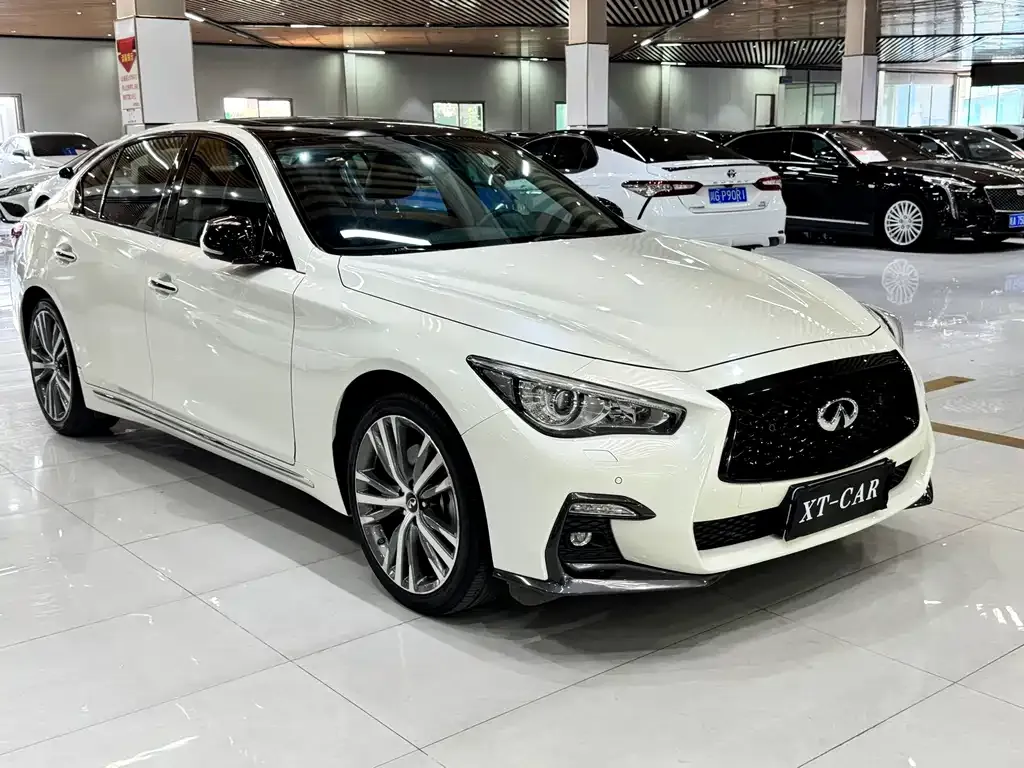 Infiniti Q50L — фото 1