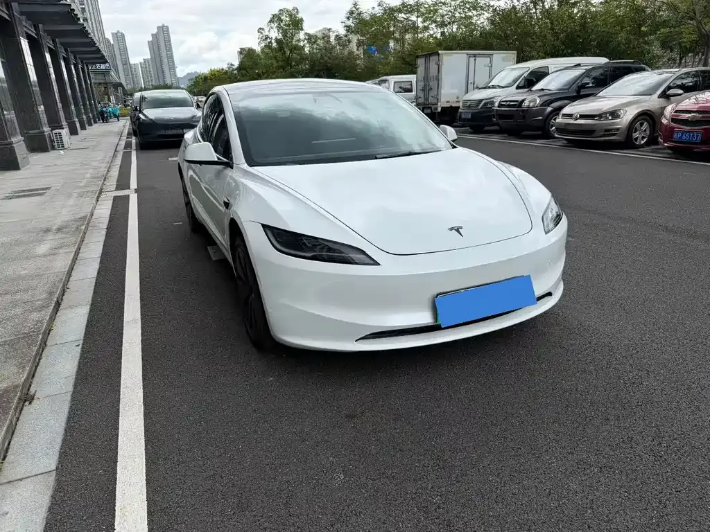 Tesla Model 3 — фото 6
