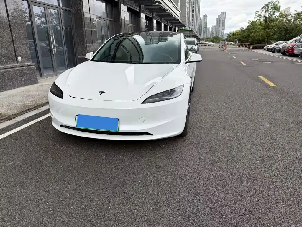 Tesla Model 3 — фото 5