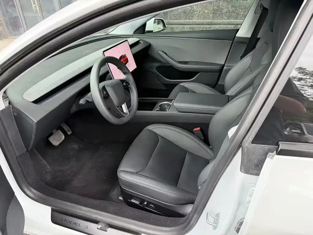 Tesla Model 3 — фото 3