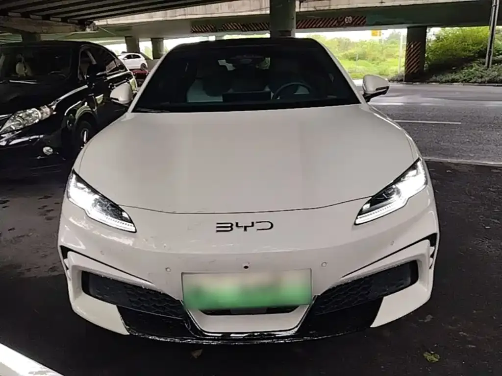 BYD Seal 06GT — фото 9