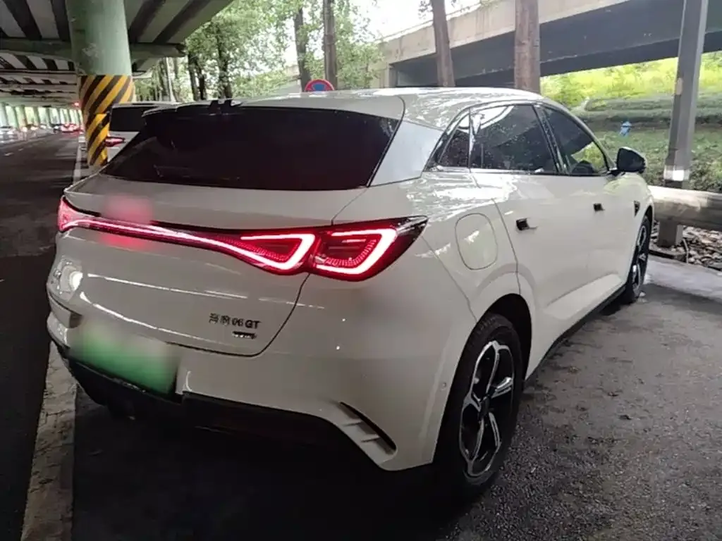 BYD Seal 06GT — фото 10