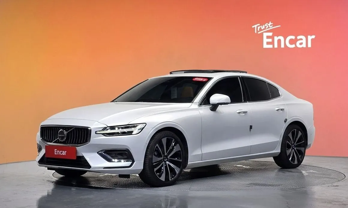 Volvo S60 — фото 1