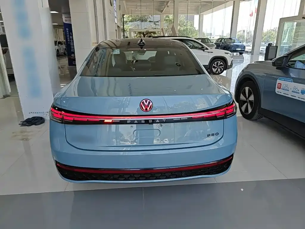Volkswagen Passat — фото 7