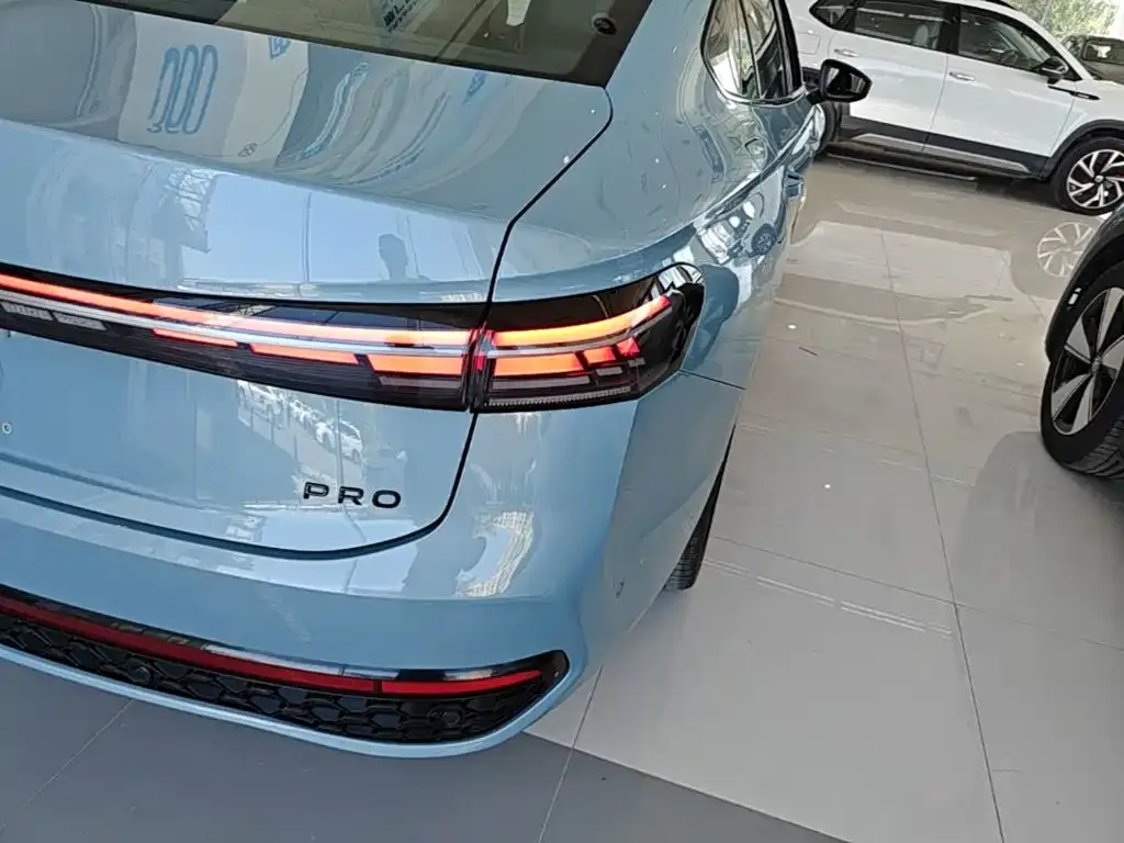 Volkswagen Passat — фото 6