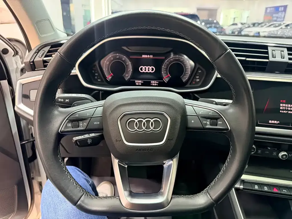 Audi Q3 — фото 9