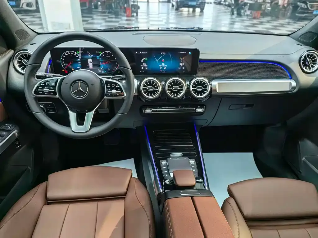 Mercedes-Benz GLB — фото 10