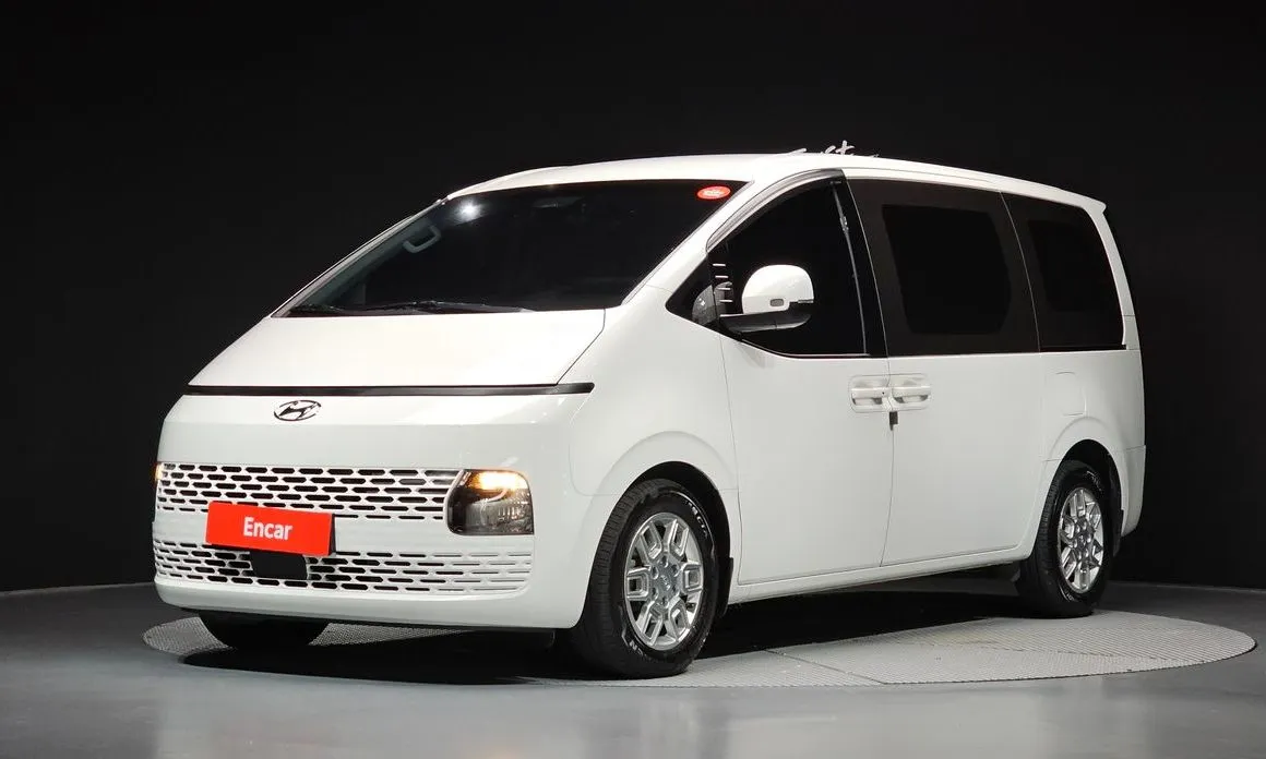 Hyundai Staria — фото 1