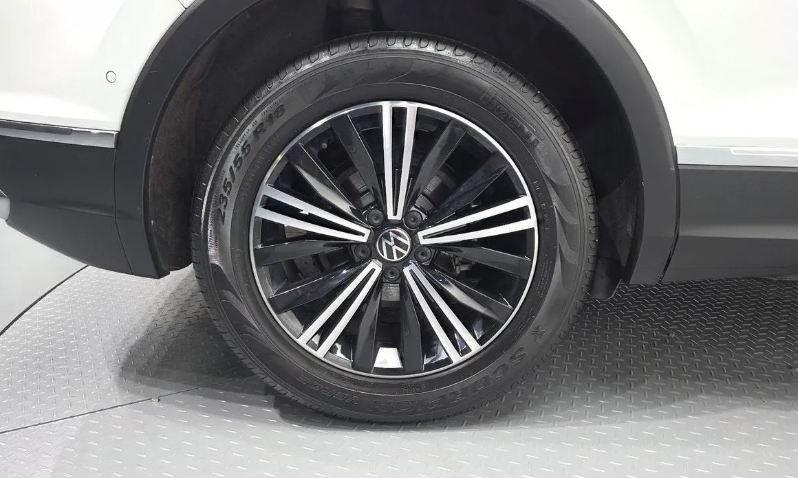 Volkswagen Tiguan — фото 7