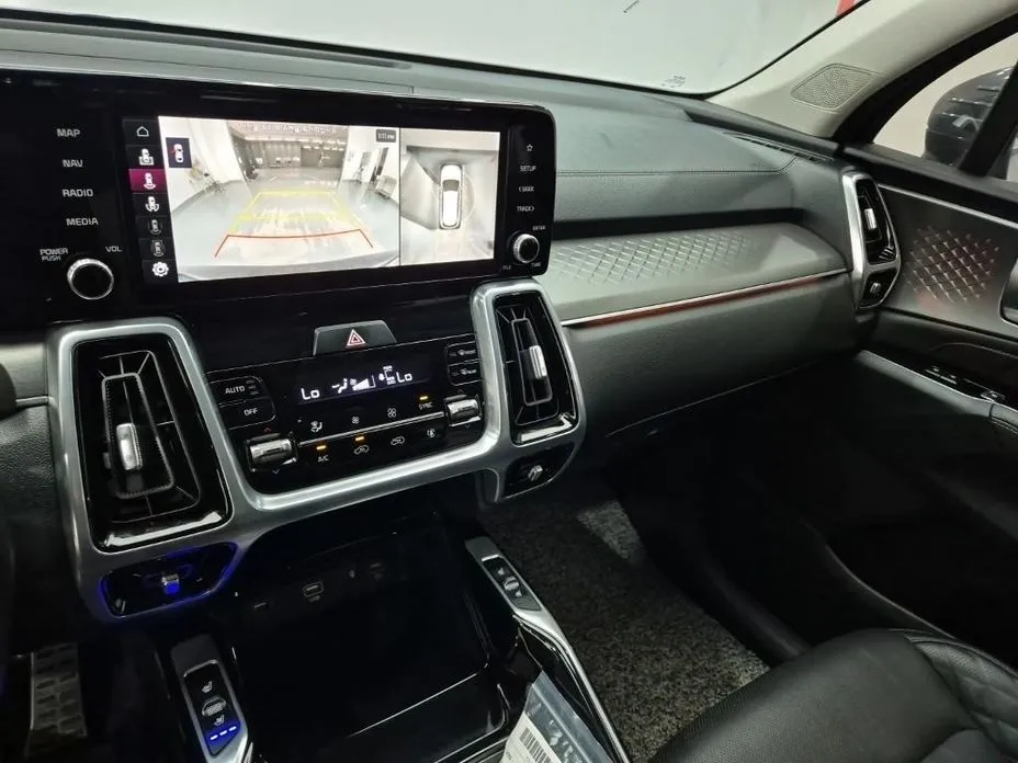 Kia Sorento — фото 9
