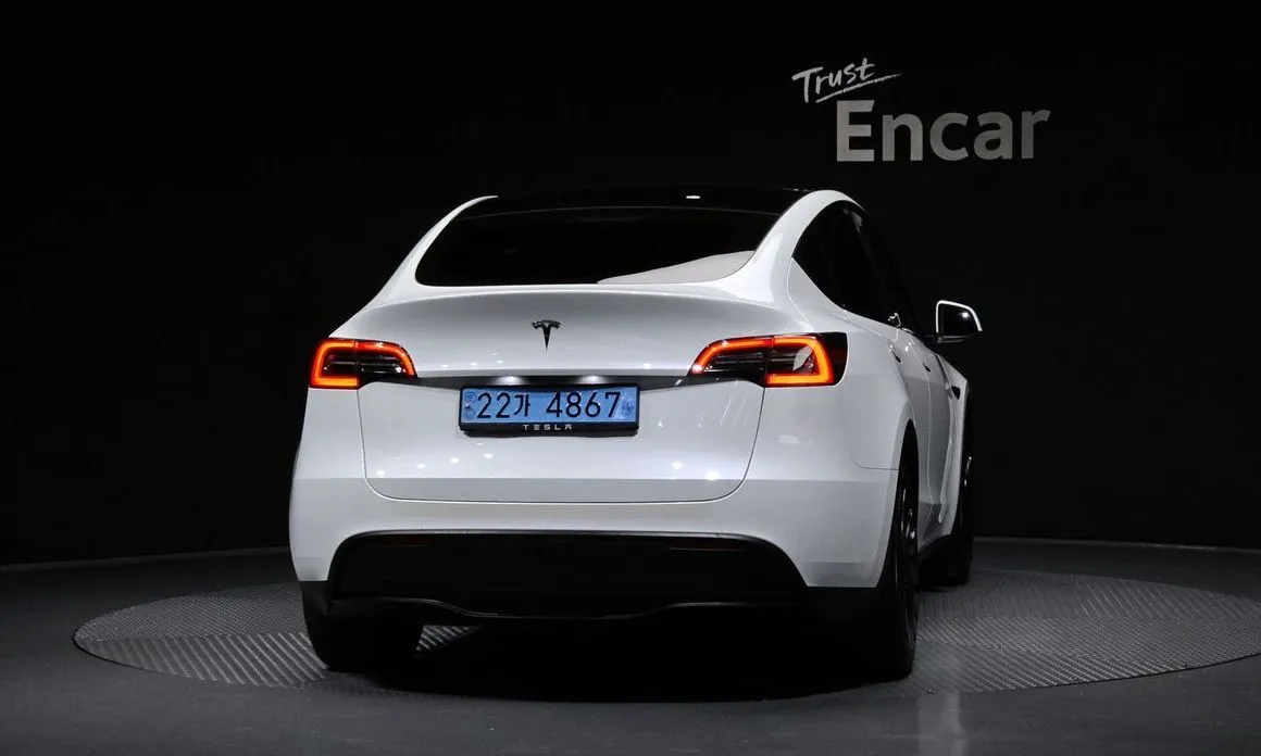 Tesla Model Y — фото 4