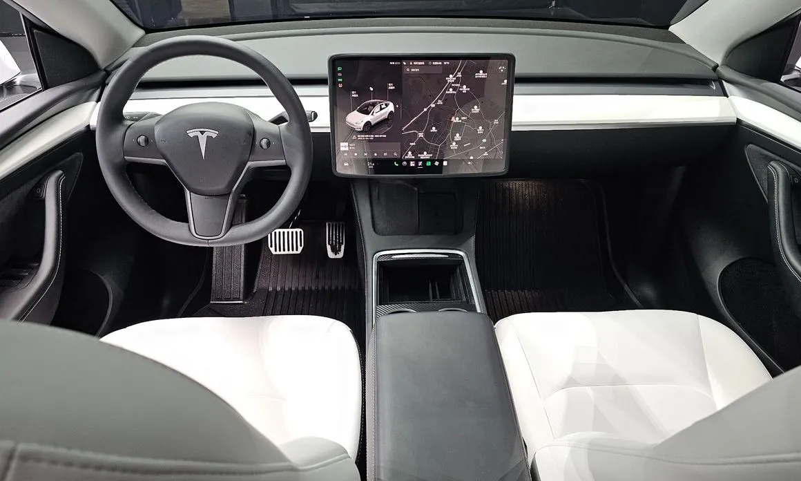 Tesla Model Y — фото 6