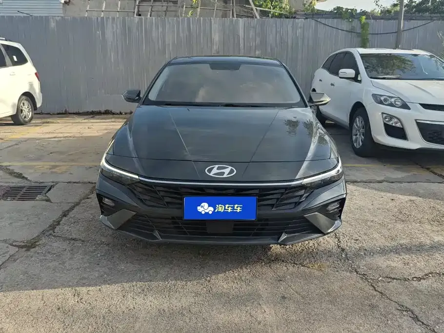 Hyundai Elantra — фото 8