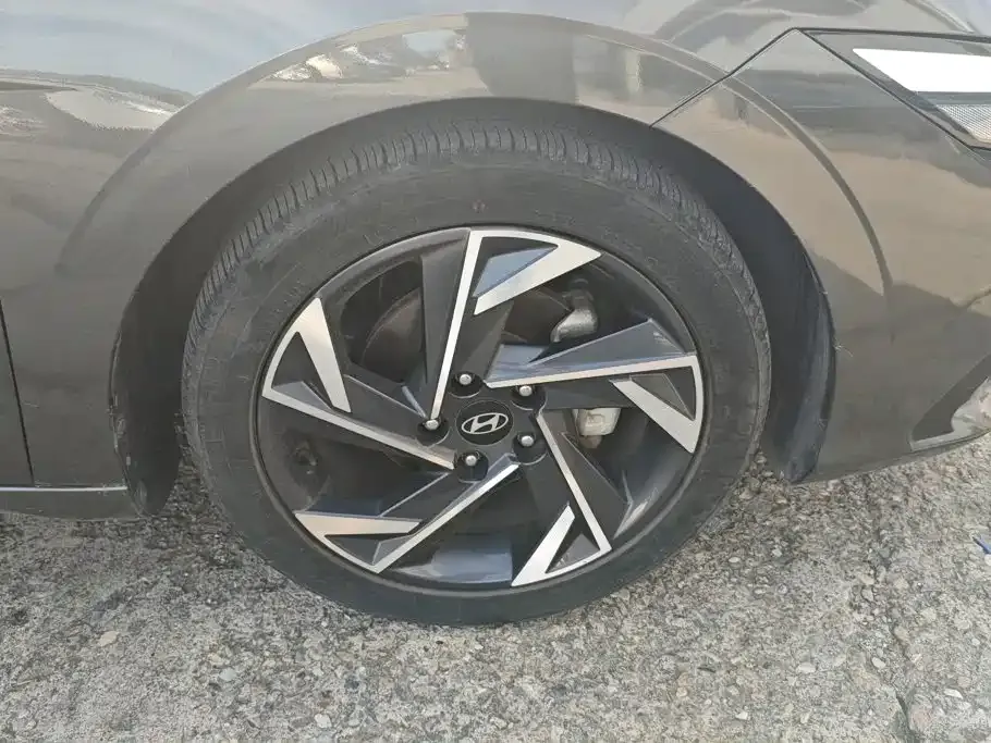 Hyundai Elantra — фото 4