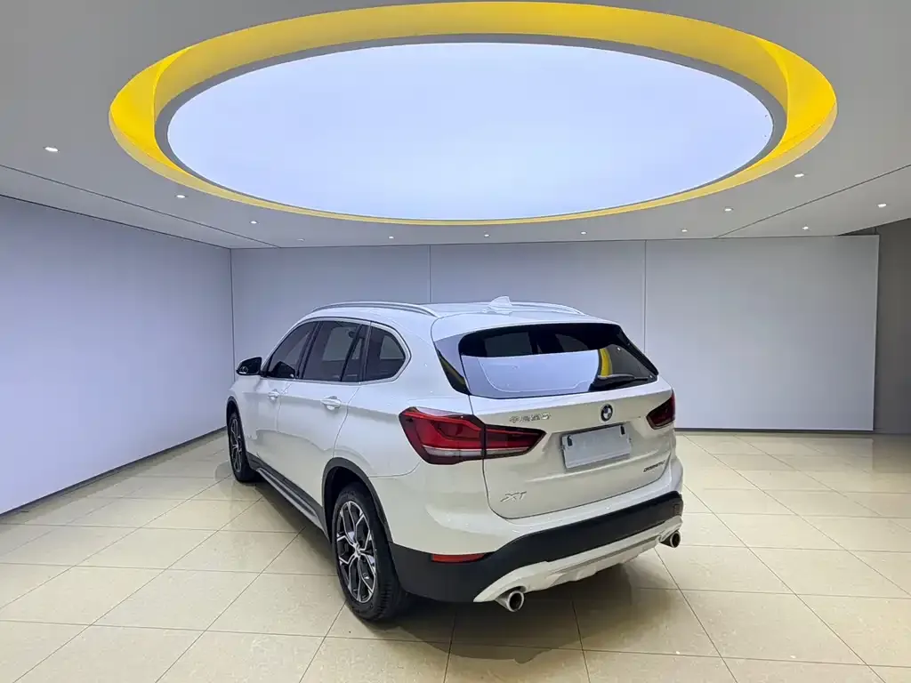 BMW X1 — фото 5