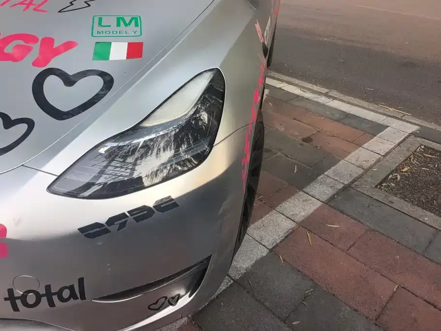 Tesla Model Y — фото 10
