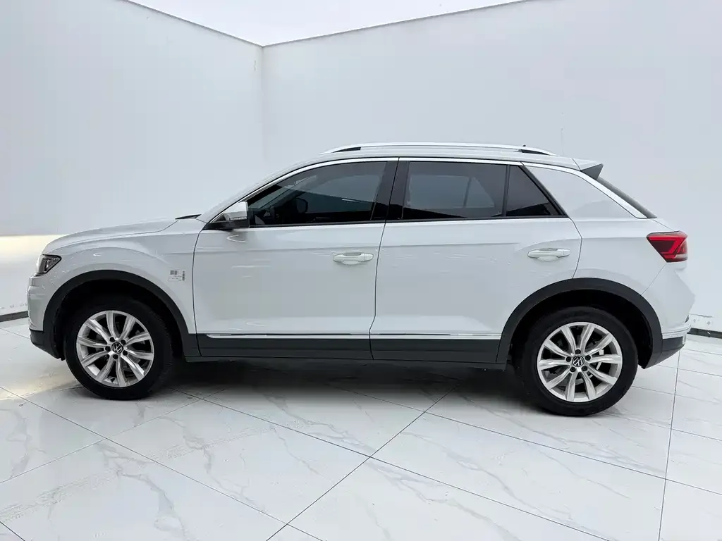 Volkswagen T-Roc — фото 6