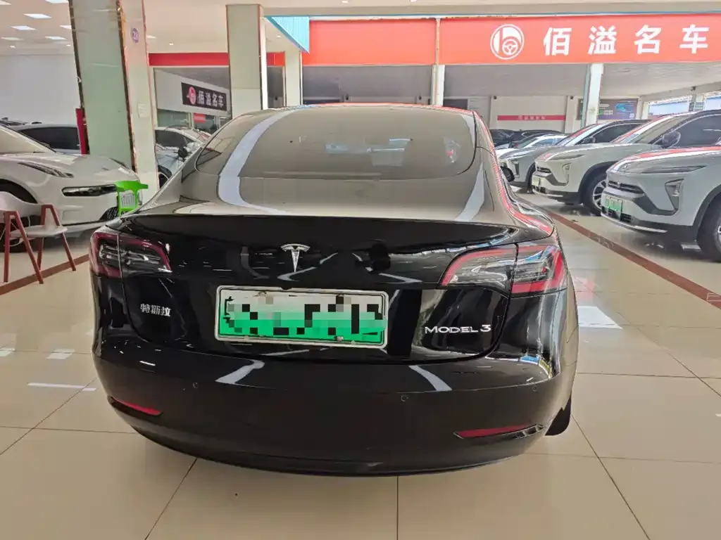 Tesla Model 3 — фото 8