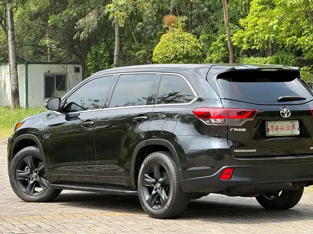 Toyota Highlander — фото 3