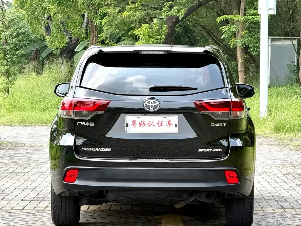 Toyota Highlander — фото 10