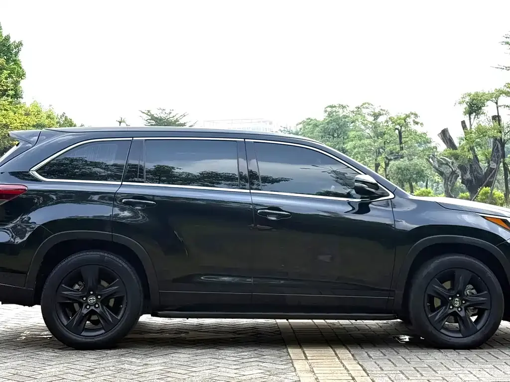 Toyota Highlander — фото 2