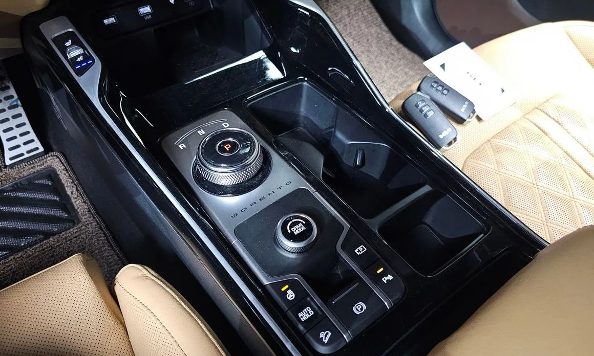 Kia Sorento — фото 6