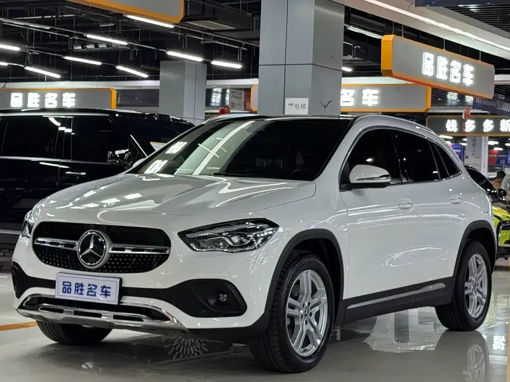 Mercedes-Benz GLA — фото 1
