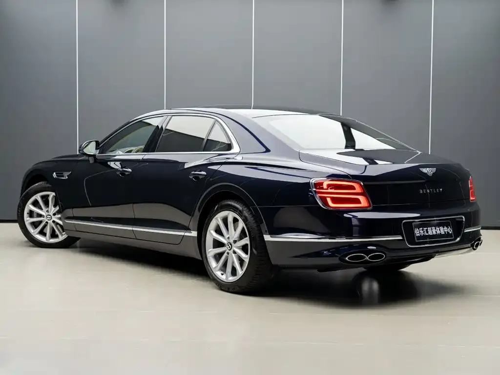 Bentley Flying Spur — фото 3