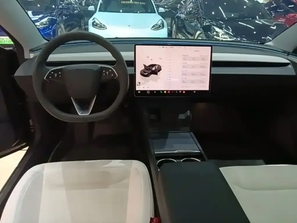 Tesla Model 3 — фото 4