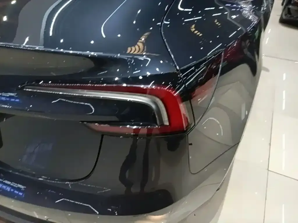 Tesla Model 3 — фото 6